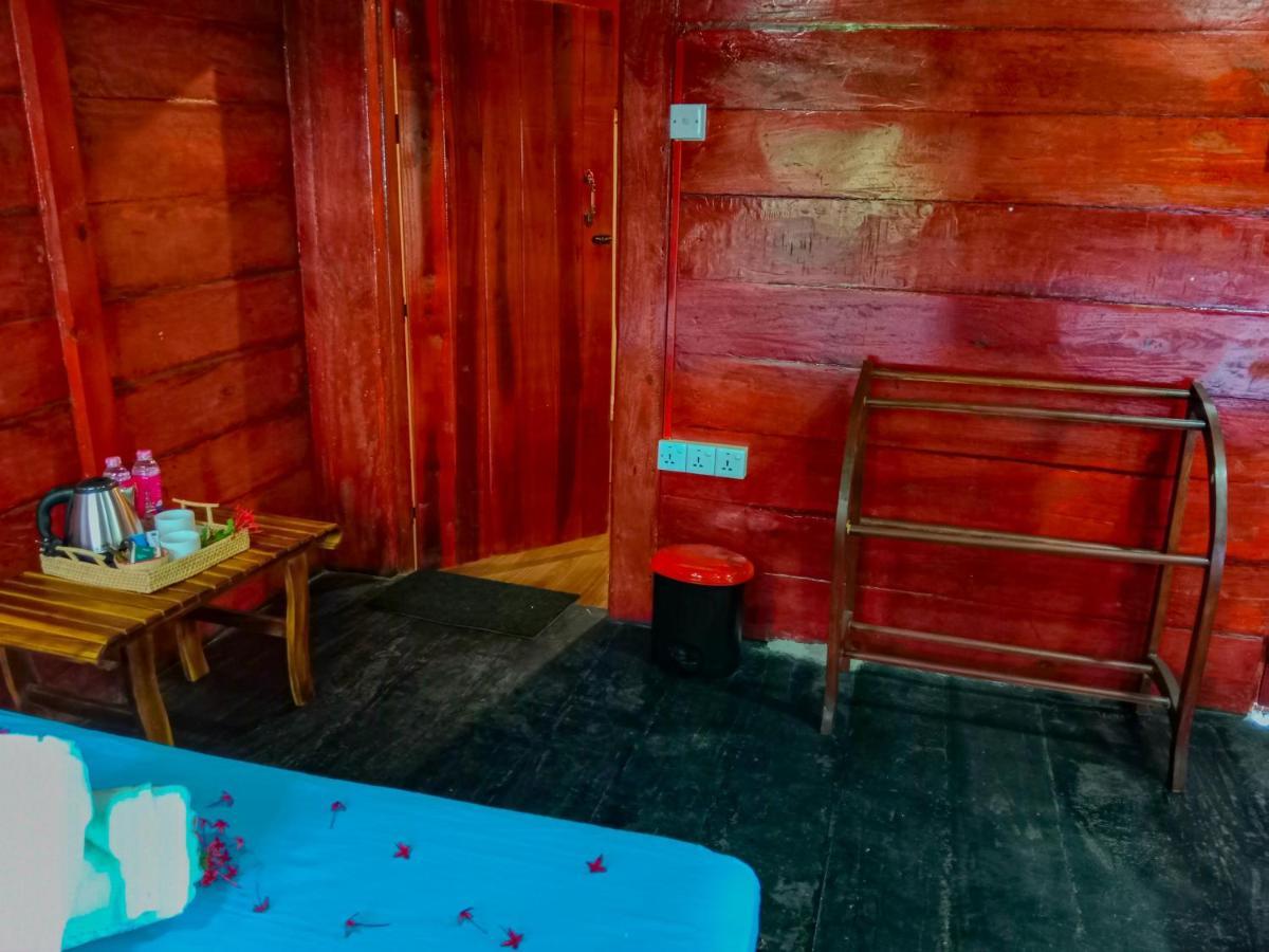 Ceylon Amigos Eco Resort Сігірія Екстер'єр фото