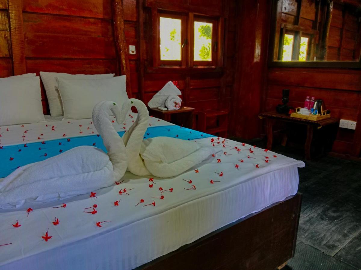 Ceylon Amigos Eco Resort Сігірія Екстер'єр фото