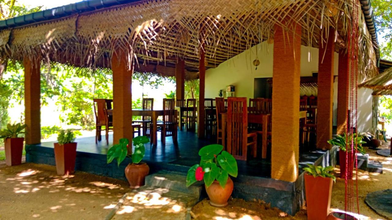 Ceylon Amigos Eco Resort Сігірія Екстер'єр фото