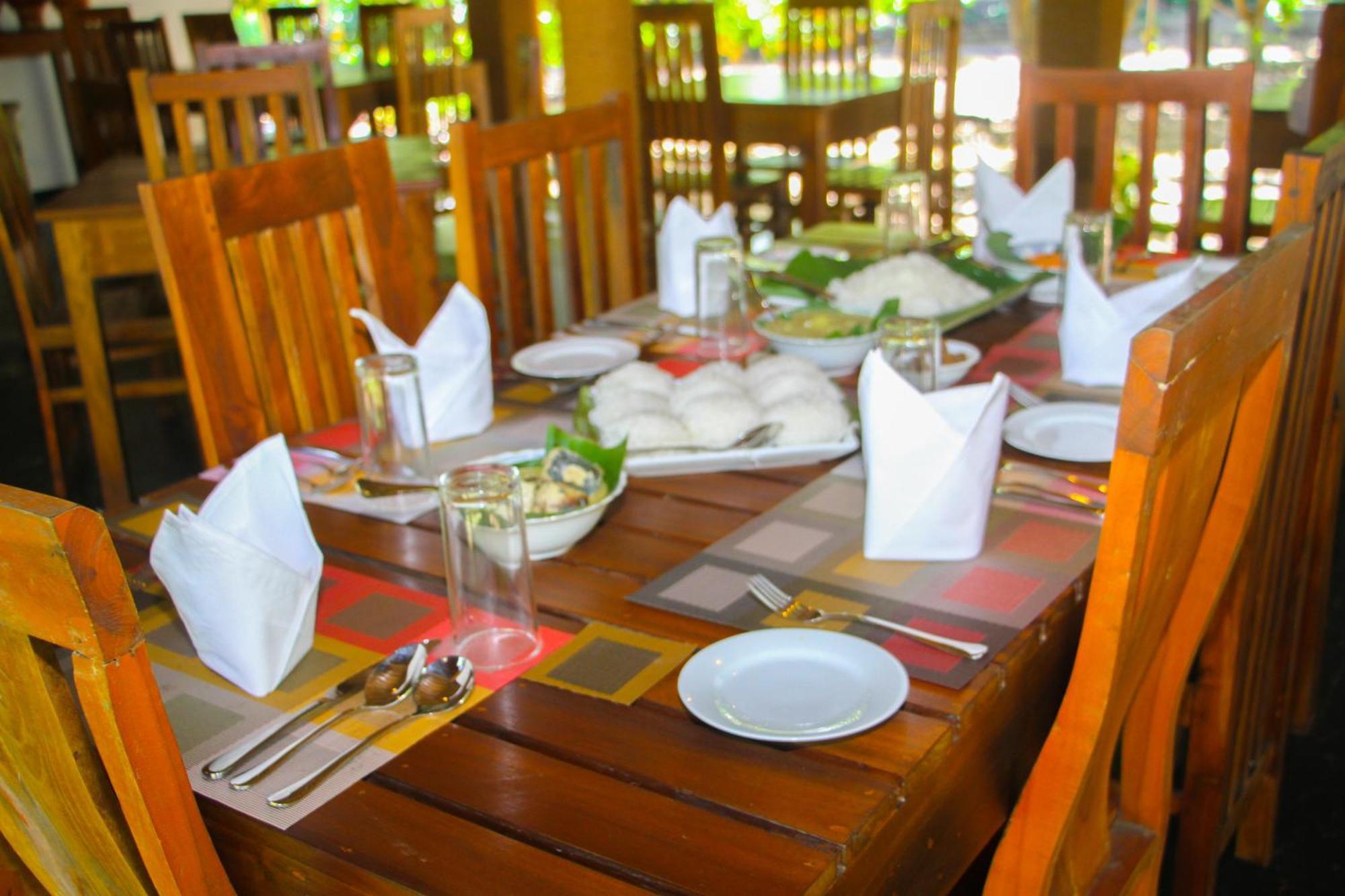 Ceylon Amigos Eco Resort Сігірія Екстер'єр фото